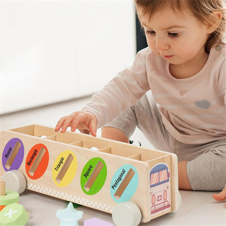 لعبة خشبية للأطفال