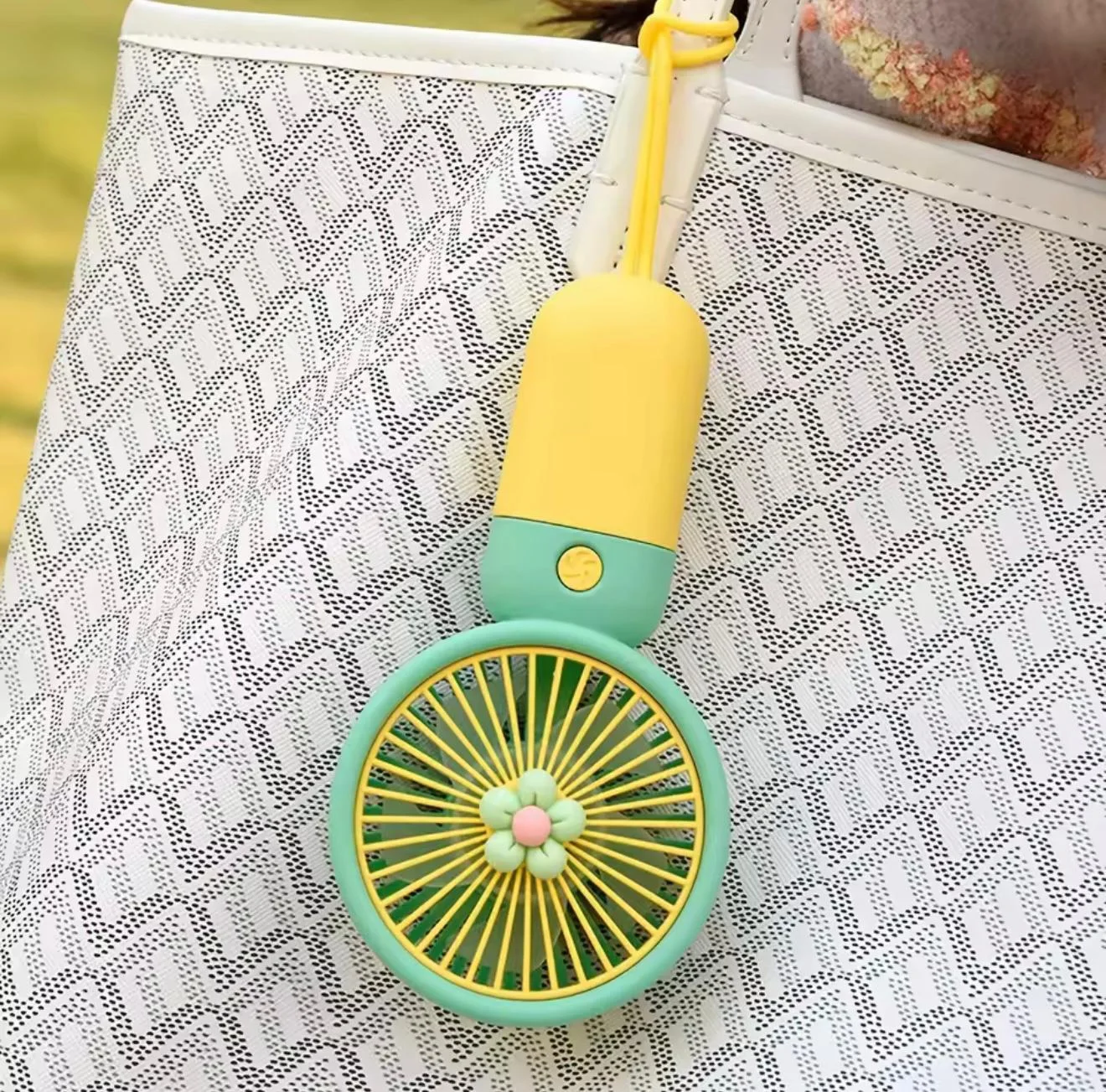 مروحة التبريد المحمولة