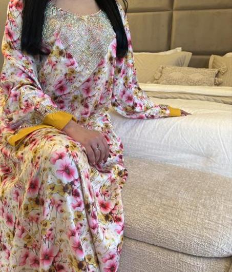 Mkhaweer-المخاوير بدون شيله الإماراتية