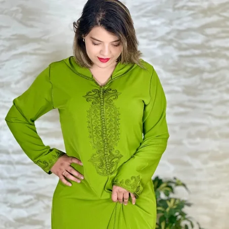 ✨جلابة بطرزة المعلم موديل مغربي أصيل 🇲🇦 توب كريب روزا جودة عالية🌟