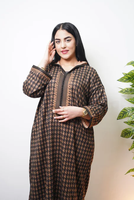 ✨جلابة كارو 💖 موديل مغربي أصيل 🇲🇦 بلمسة فلسطينية🇵🇸 يجمع بين الدفئ والأناقة الخالدة! 🌟