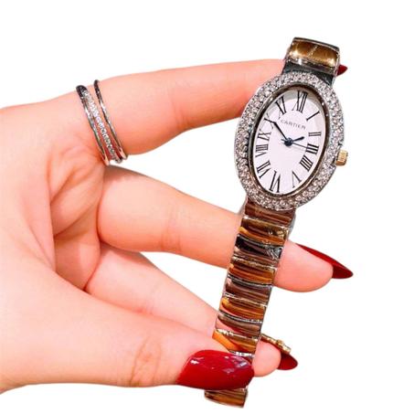 ساعة Cartier النسائية – لمسة أنوثة وفخامة ✨
