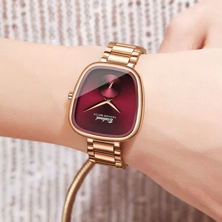 ساعة تكمّل أناقتك – اختاري الألوان التي تناسبك