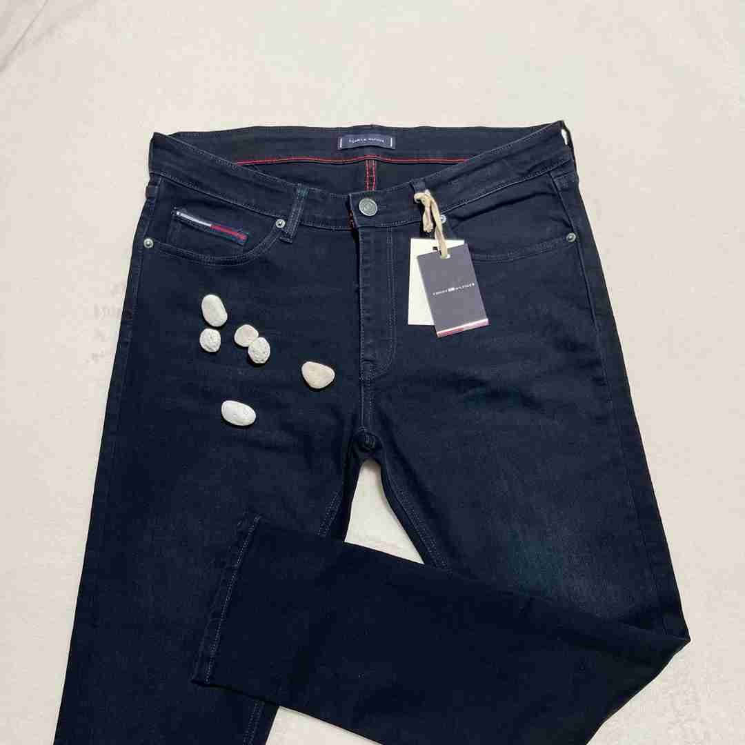 Tomy Bleu Slim