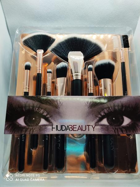 8 PINCEAUX PROFESSIONNEL HUDABEAUTY
