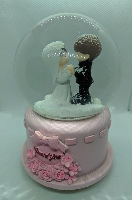 Boule de neige lumineuse avec 8 musique romantique grand taille