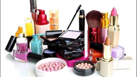 عطور و مواد تجميل