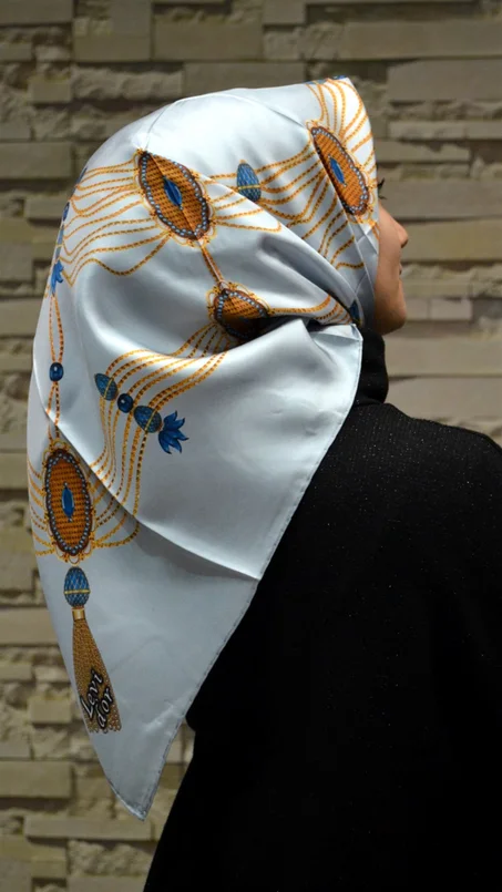 وشاح حرير تويل مزخرف نسائي