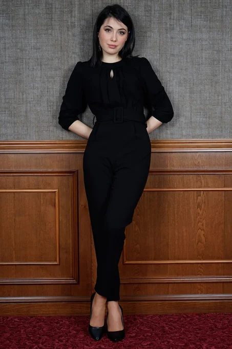 أوفرول أسود طويل بحزام نسائي