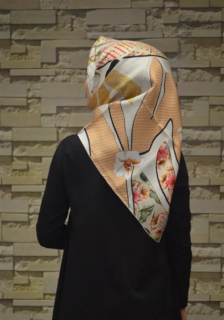 وشاح حرير تويل مزخرف نسائي