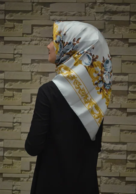 وشاح حرير تويل مزخرف نسائي