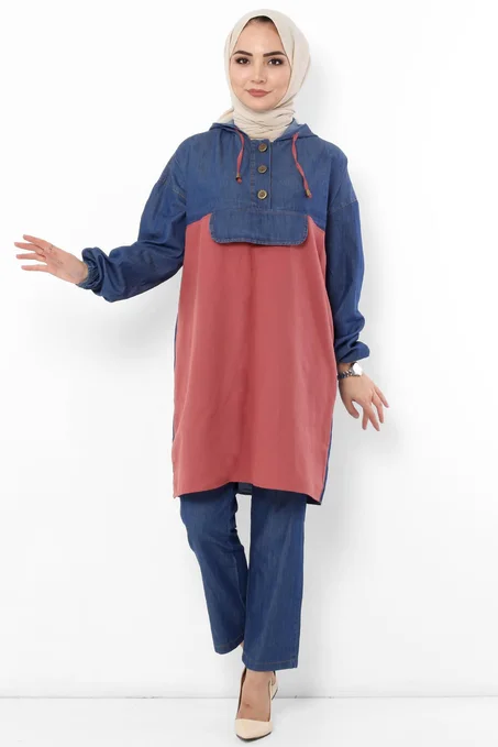 طقم بنطلون وتونيك دنيم هودي مفصل بقماش قرمزي نسائي