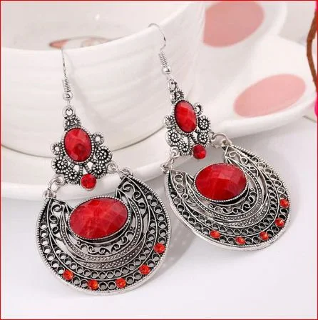 2020 Popular Palace Vintage Pierced Engraved Earrings New Jewelry Rhinestone High Quality Gift Trendy