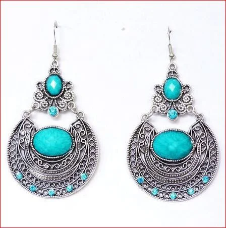 2020 Popular Palace Vintage Pierced Engraved Earrings New Jewelry Rhinestone High Quality Gift Trendy