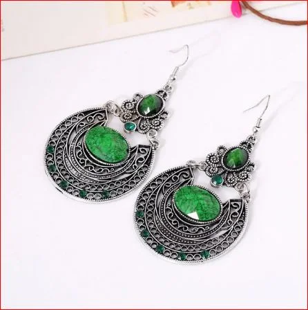 2020 Popular Palace Vintage Pierced Engraved Earrings New Jewelry Rhinestone High Quality Gift Trendy