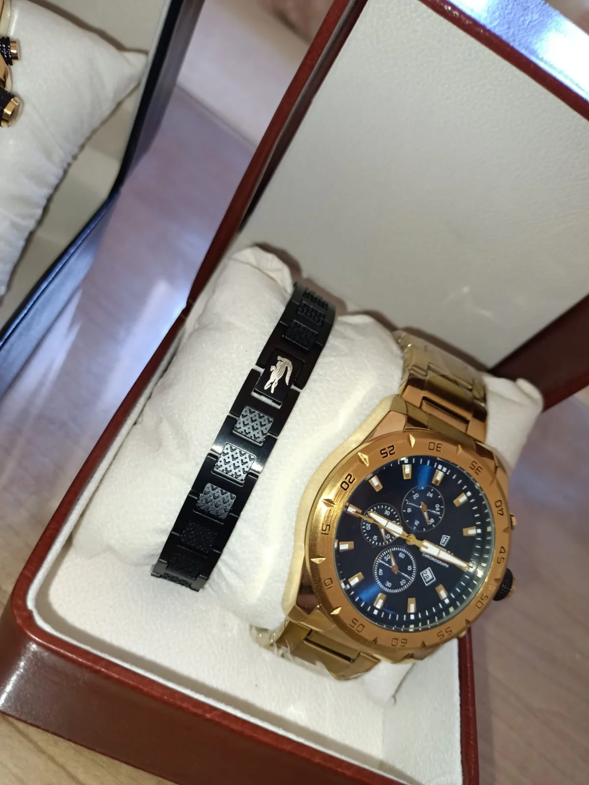 ساعة أنيقة Festina مع براسلي Lacoste