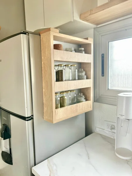 منظم التوابل الخشبي