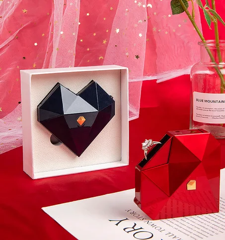 طقم خاتم فضة مع علبة فاخرة