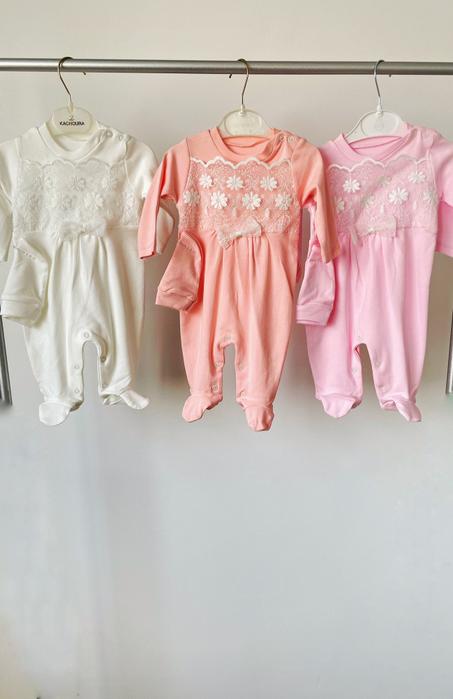 Grenouillère avec Broderie + Bonnet pour Fille