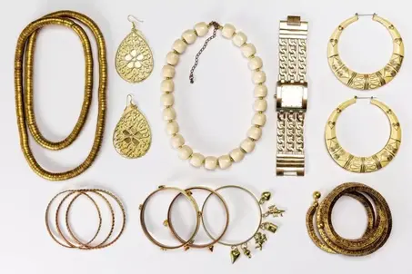 قطع وأكسيسورات