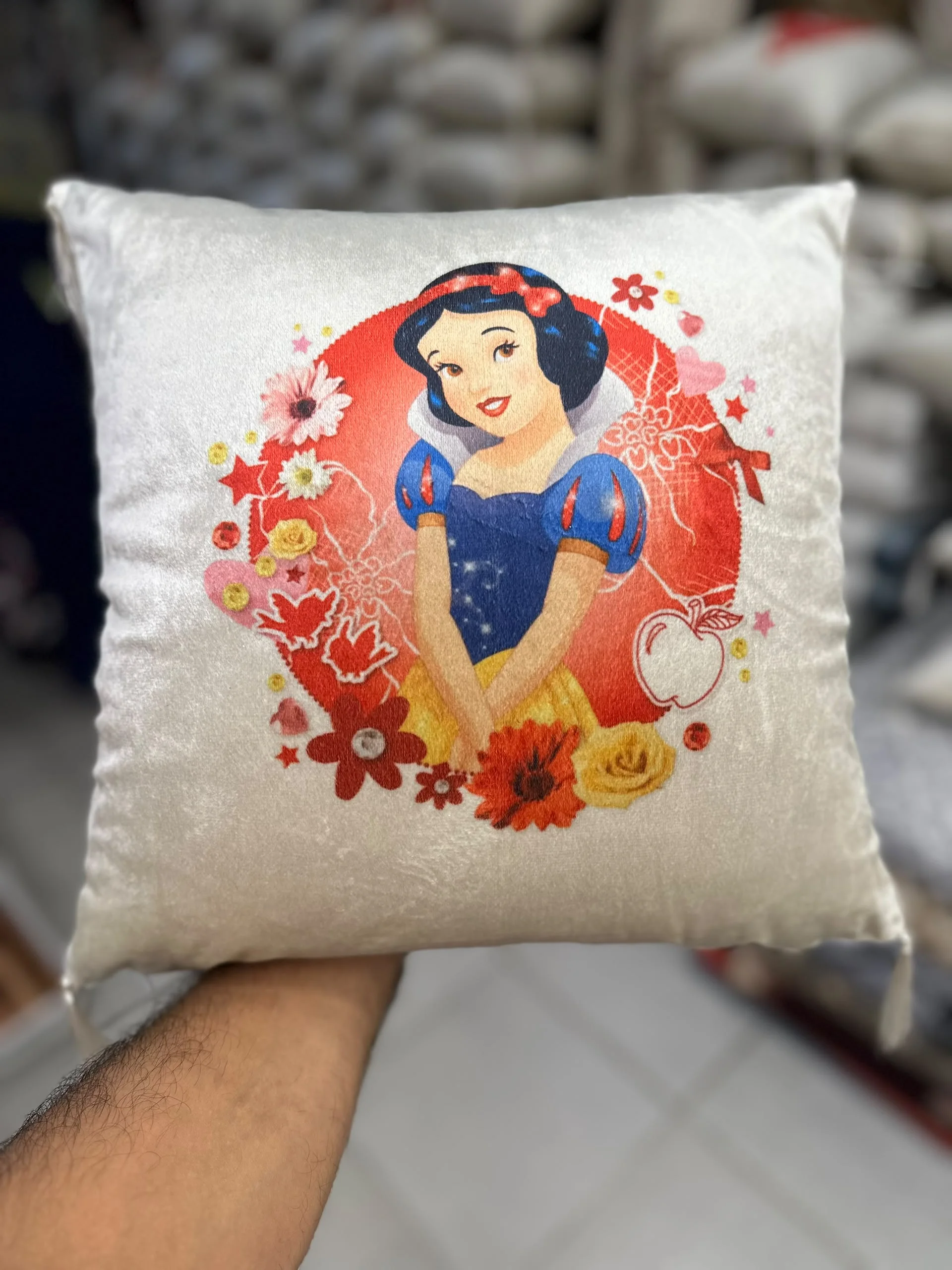 وسادة MELORIA للديكور برسومات جميلة ومميزة 40×40 سم – وسادة مخملية ناعمة بطباعة عالية الجودة لا تتاثر بالغسيل لإضافة لمسة من الأناقة واللون إلى غرفة الأطفال