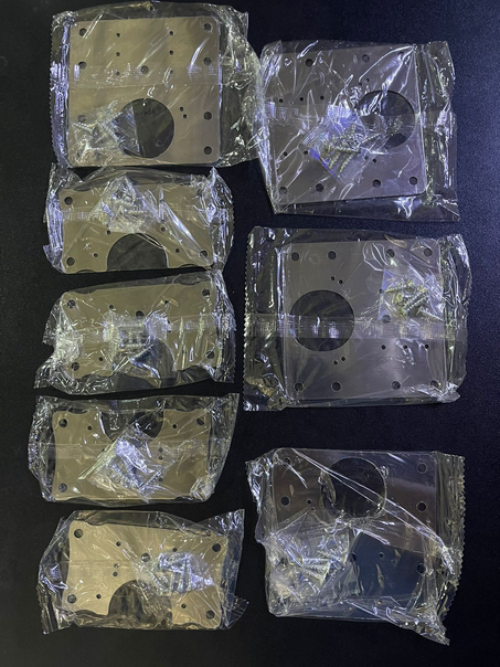 مفصليات ابواب الخزانة للفتح و الاغلاق بسلاسة تامة.