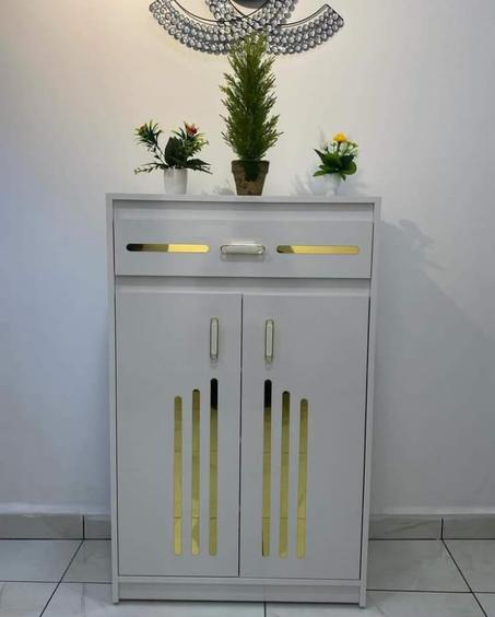 خزانة عصرية متعددة الاستعمالات