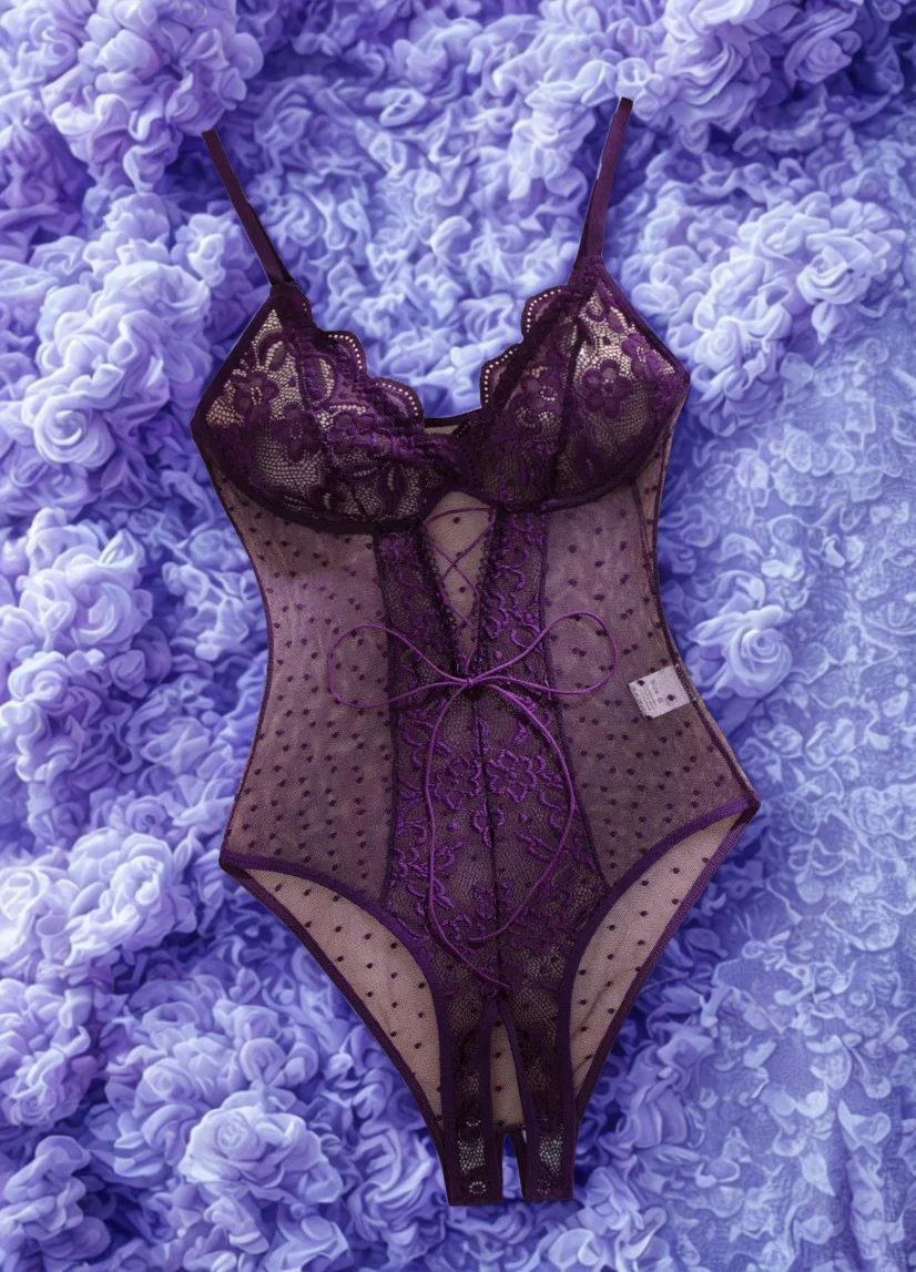 قطعة واحدة من بوديسوت نسائي مثير من الدانتيل والشبك