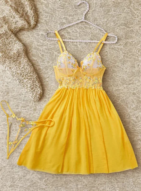 فستان شفاف نسائي بسروال داخلي شبكي وبدون تدرج الألوان مع دانتيل متباين، مثير وعصري