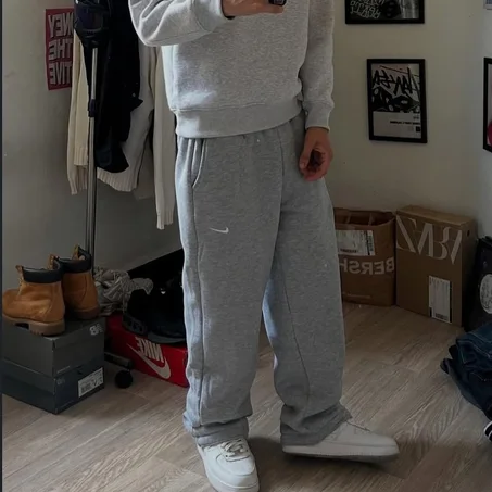 NIKE BAGGY JOGGERS