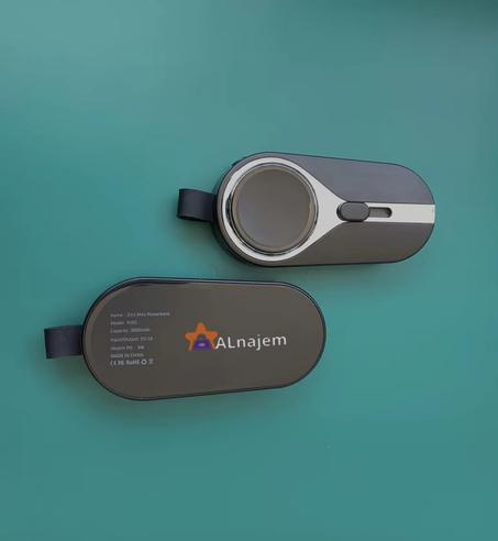 باور بانك للطوارئ مع مساحة لحفظ المفاتيح
