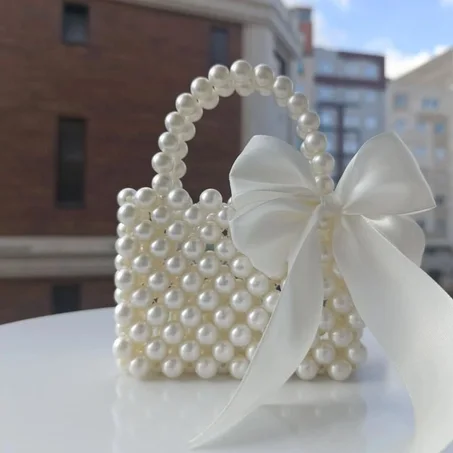 ساك فاخر باللؤلؤ 🤍