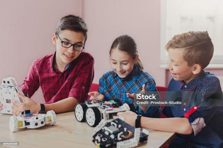 ألعاب ومجموعات تعليمية للأطفال