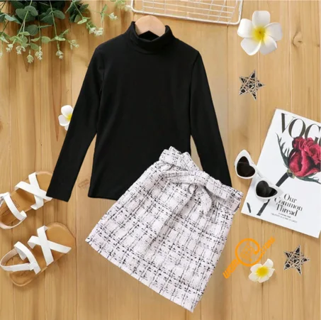 بنات تي شيرت ياقة دائري و تنورة حزام مربعات ملونة