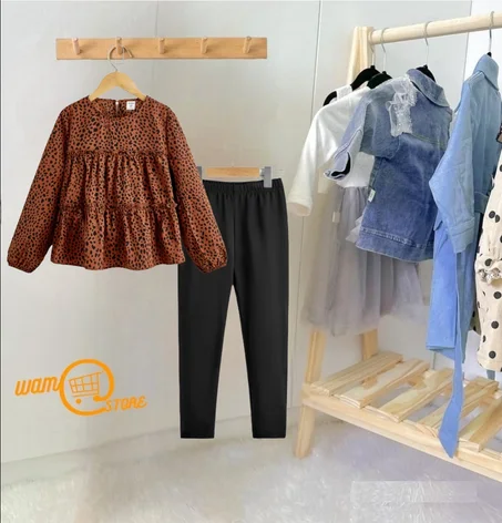 طماق مع لباس علوي طباعة شامل حافة مكشكشة بنات