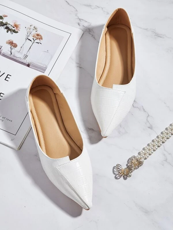 حذاء مسطح مطرز