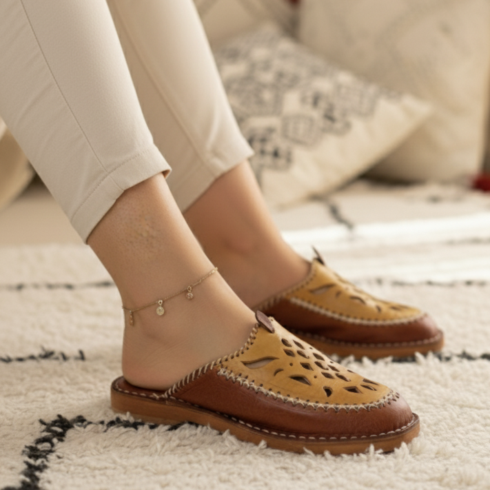 بلغة نسائية مصنوعة يدويا من الجلد الأصيل