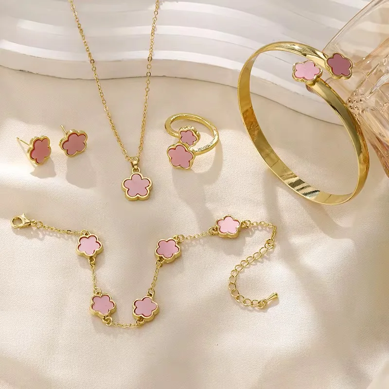 5 Pieces Set Lucky Five Leaf Flower