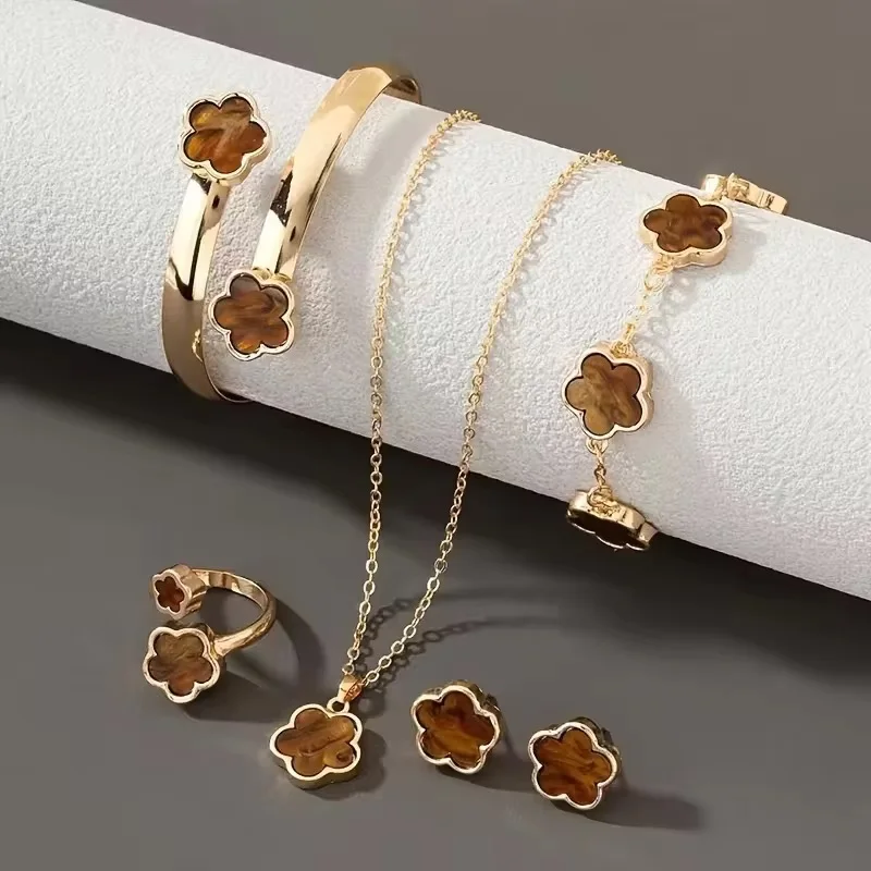 5 Pieces Set Lucky Five Leaf Flower