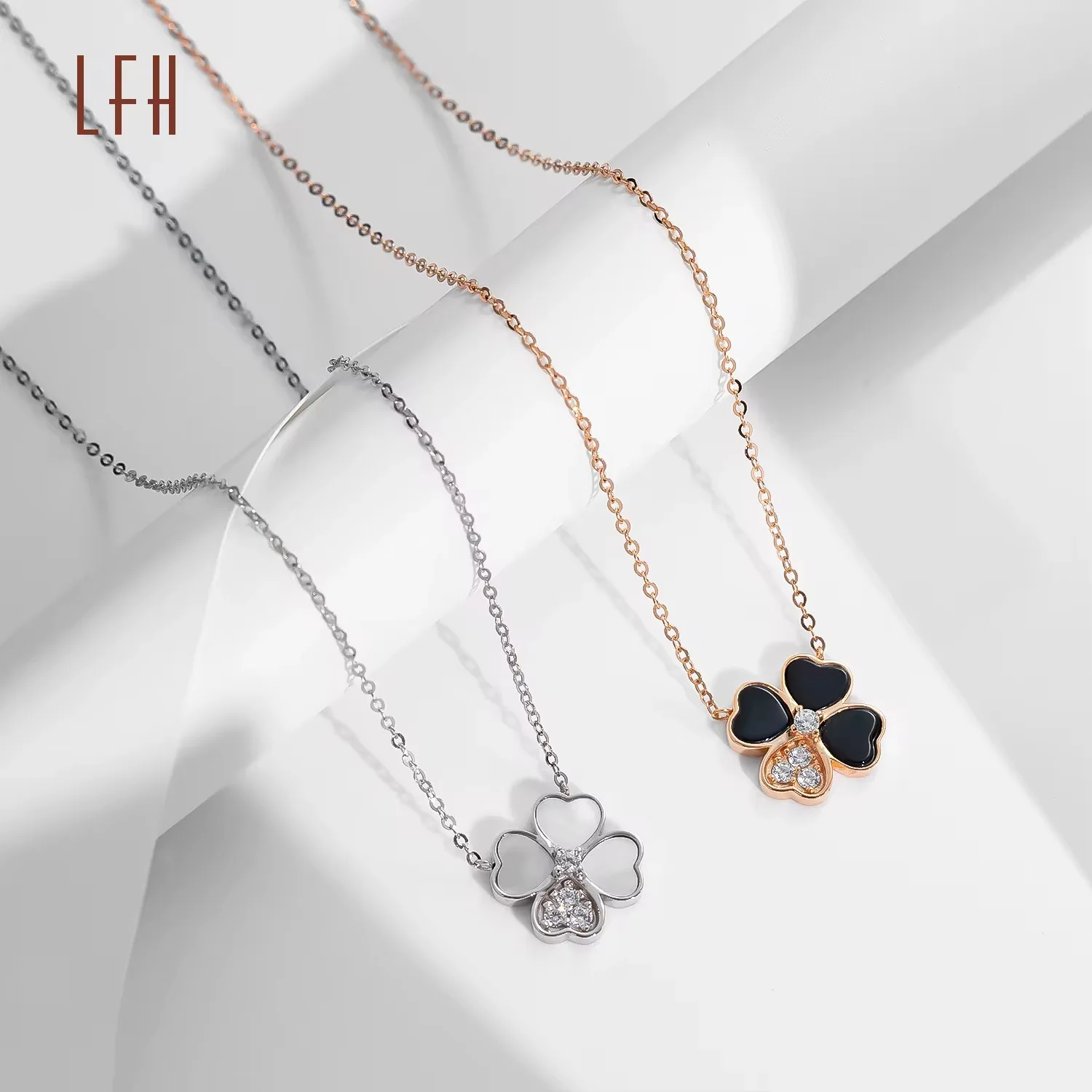 Leaf Clover Shape Necklace