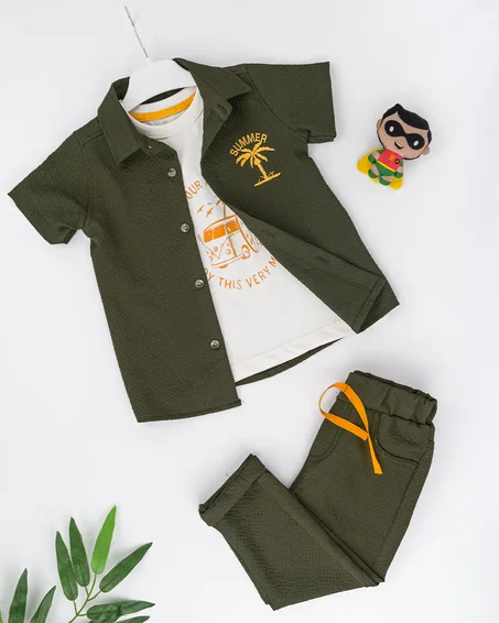 ملابس الأطفال