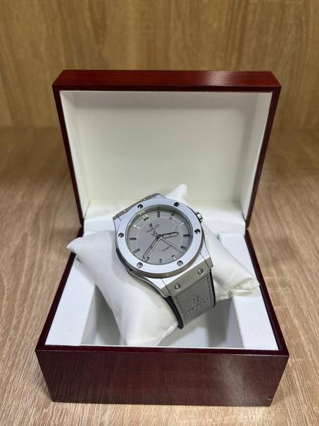 Hublot Gris