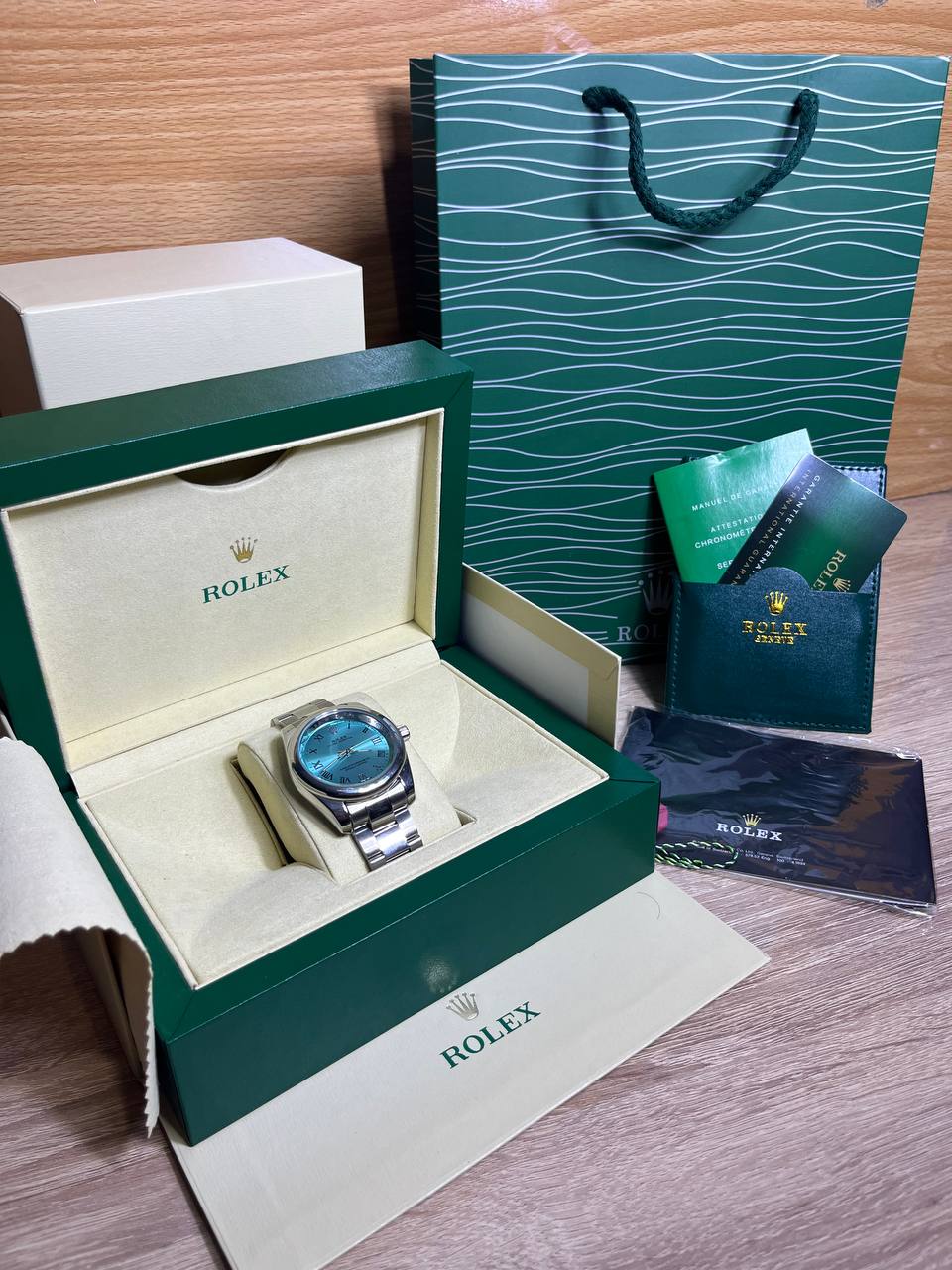 ROLEX Oyster Tableau Vert Clair