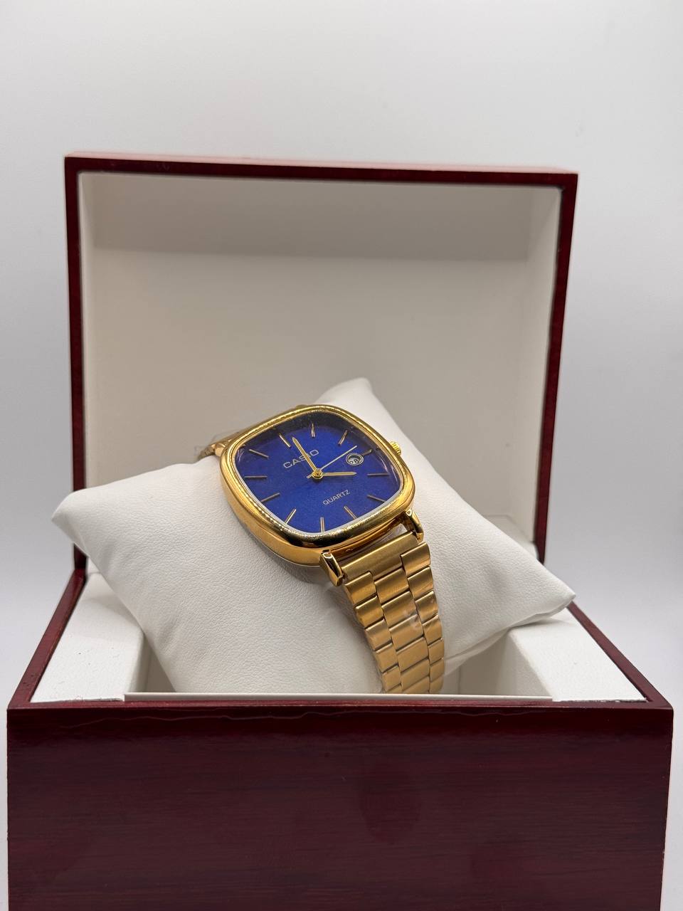 CASIO QUARTZ gold tableau bleu