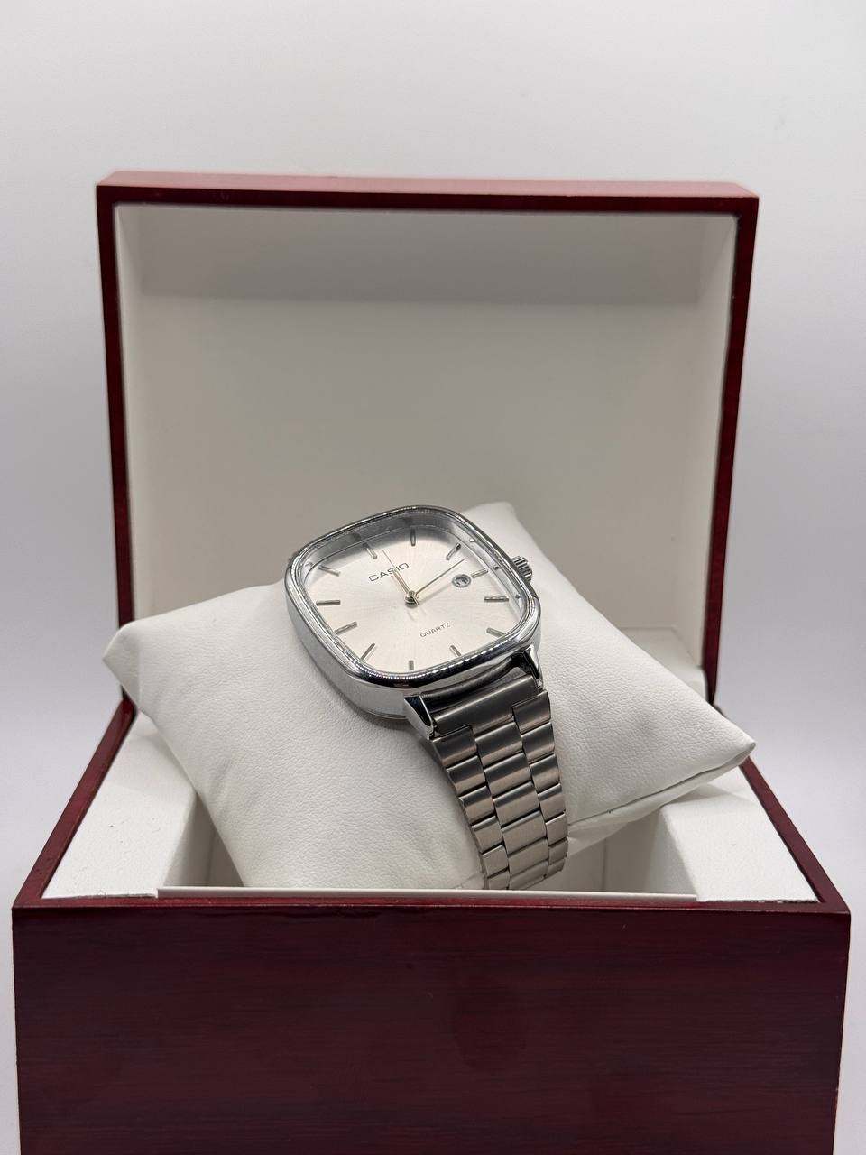 CASIO QUARTZ silver tableau blanc