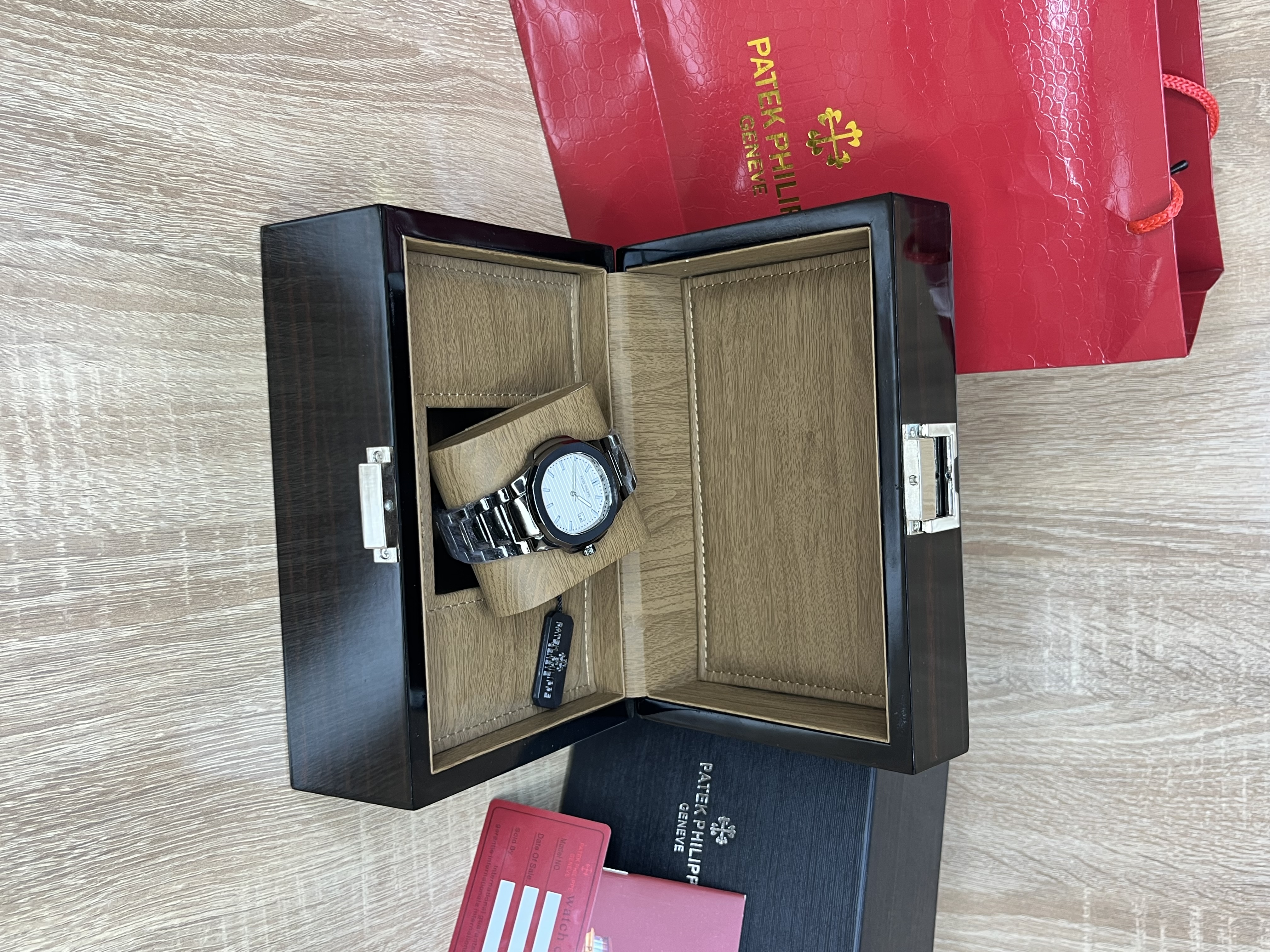 Patek Philippe Noir Tableau Blanc