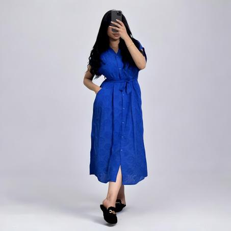 Robe brodre avec ceinture