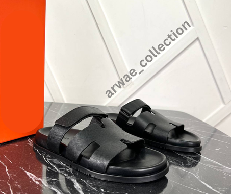 صندل جلدي للنساء، مسطح كلاسيكي ، صيفي 2023