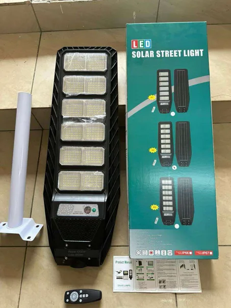 Lampadaire Solaire Led 1 200W sol03 PROMO 2025