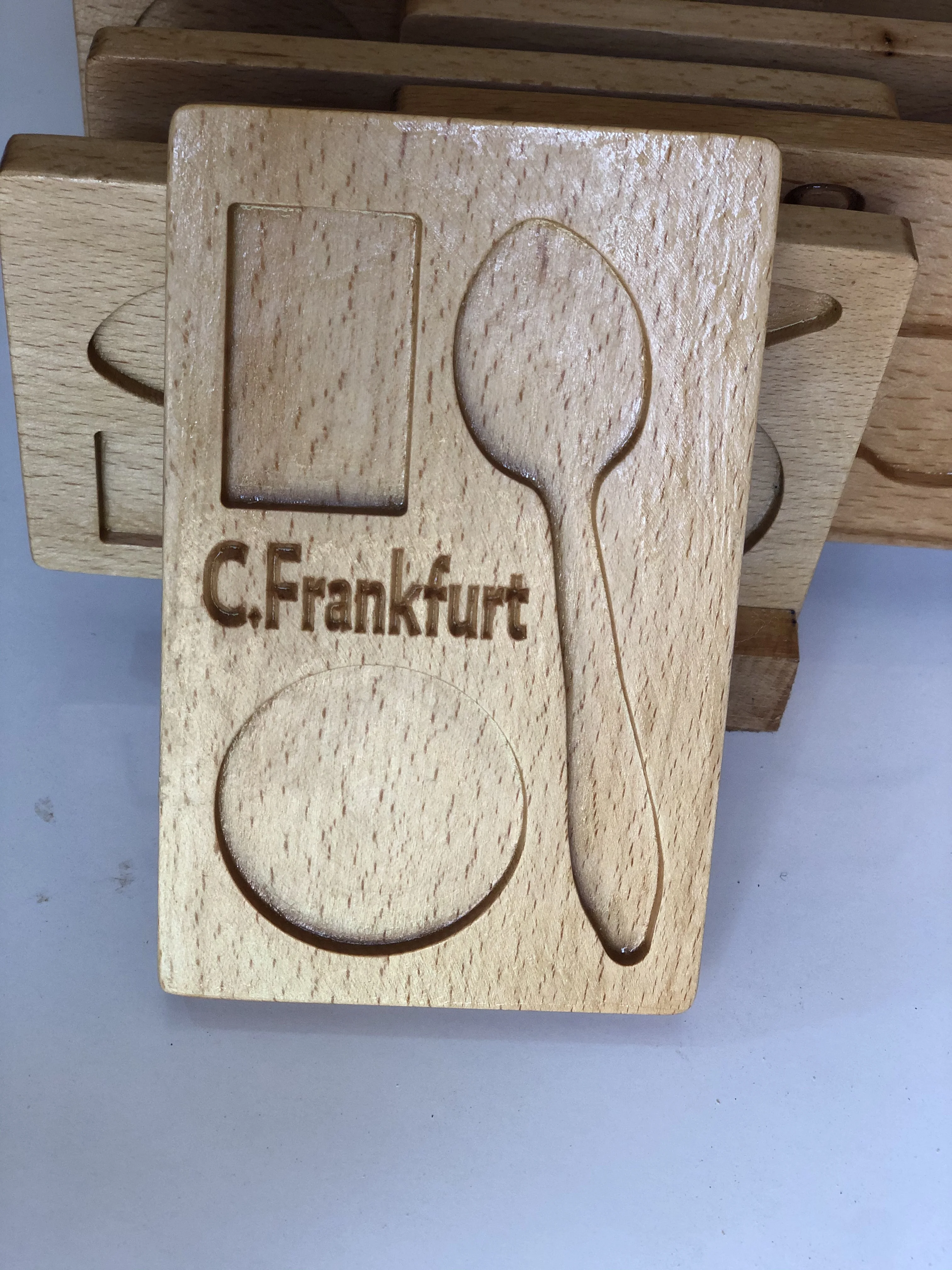 SOUS TASSE EN BOIS ( اقل عدد 10 )